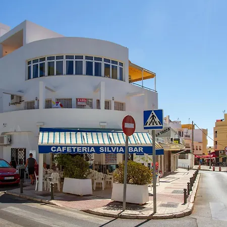 Silvia - Rooftop Terrace, Sea View, Apartment, Perfect Location トレモリノス