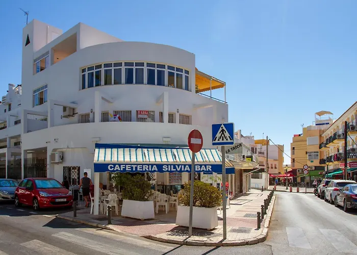 Silvia - Rooftop Terrace, Sea View, Apartment, Perfect Location Torremolinos
