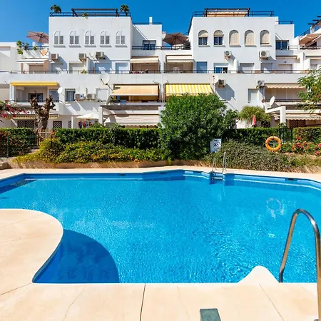 Silvia - Rooftop Terrace, Sea View, Apartment, Perfect Location Τορρεμολίνος